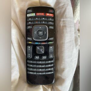 Genuine VIZIO 098003061020 TV Remote Control OEM Amazon Netflix M-Go Buttons